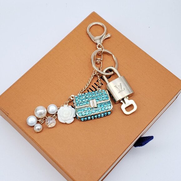 Authentic Louis Vuitton Gold Lock & Box w/ Unbranded Bag Bagcharm - Picture 3 of 7